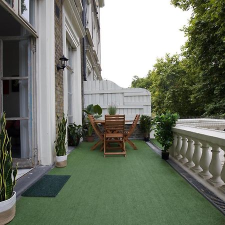 Large 2 Beds Flat Overlooking Clapham Common Park Лондон Екстериор снимка