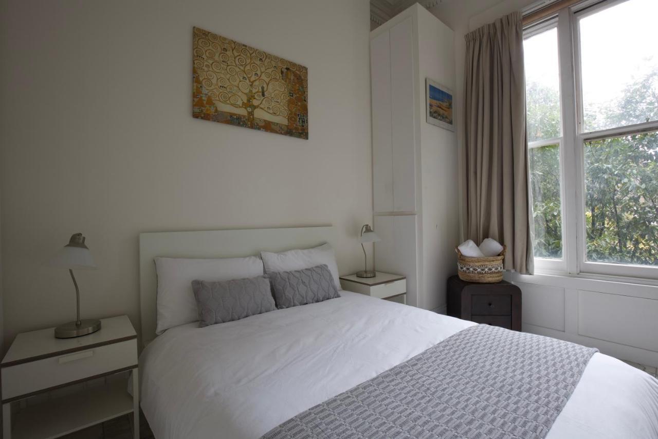 Large 2 Beds Flat Overlooking Clapham Common Park Лондон Екстериор снимка