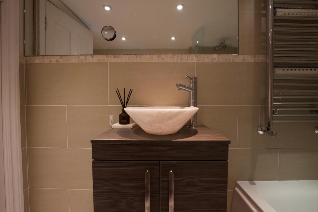Large 2 Beds Flat Overlooking Clapham Common Park Лондон Екстериор снимка