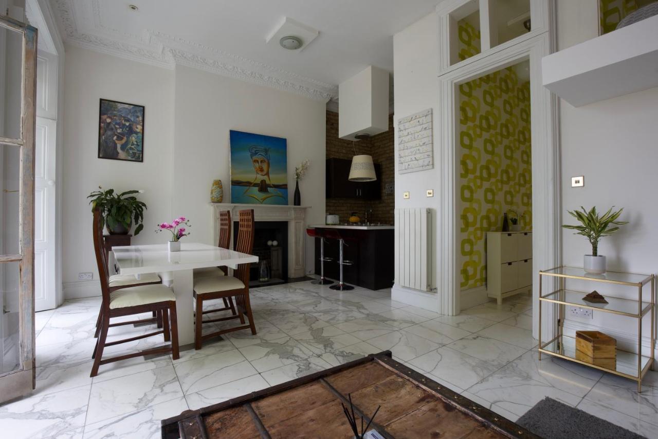 Large 2 Beds Flat Overlooking Clapham Common Park Лондон Екстериор снимка