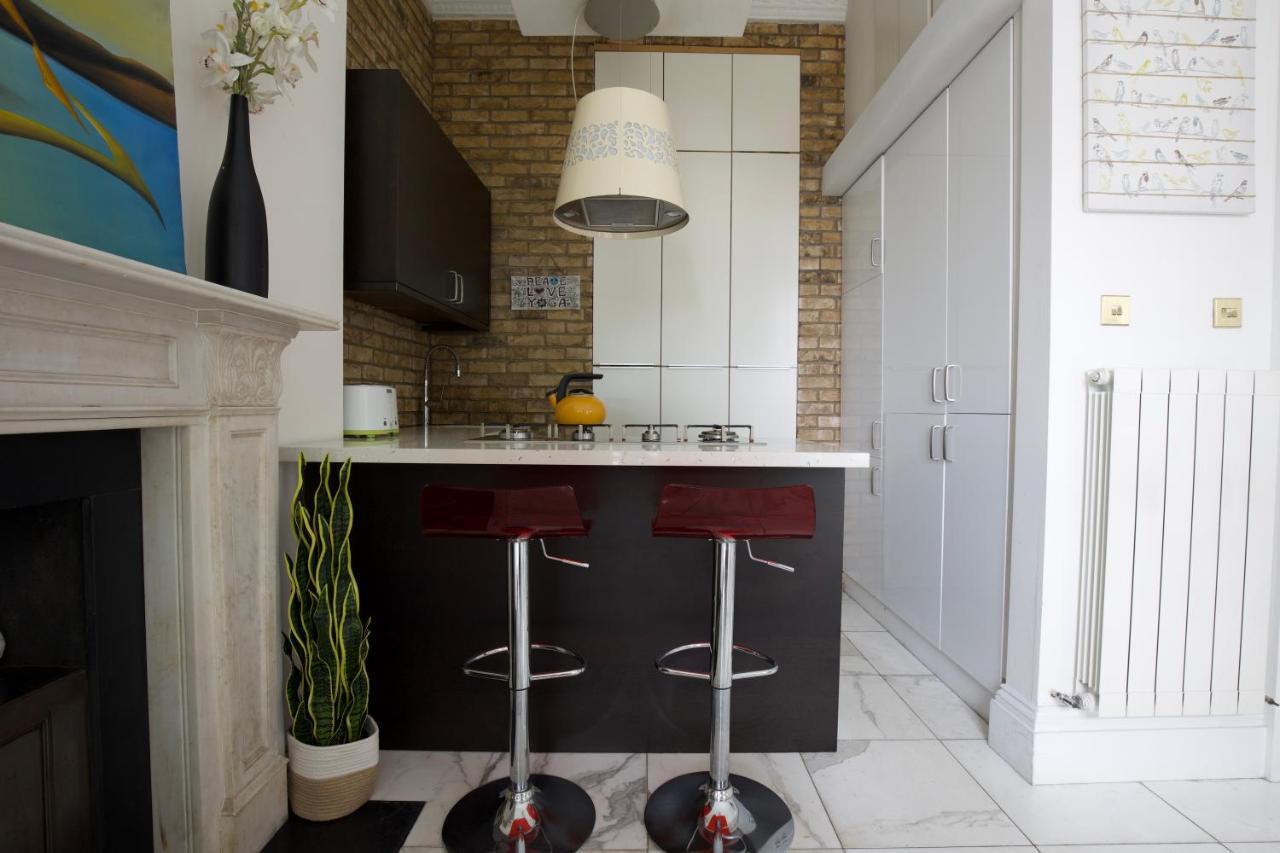 Large 2 Beds Flat Overlooking Clapham Common Park Лондон Екстериор снимка